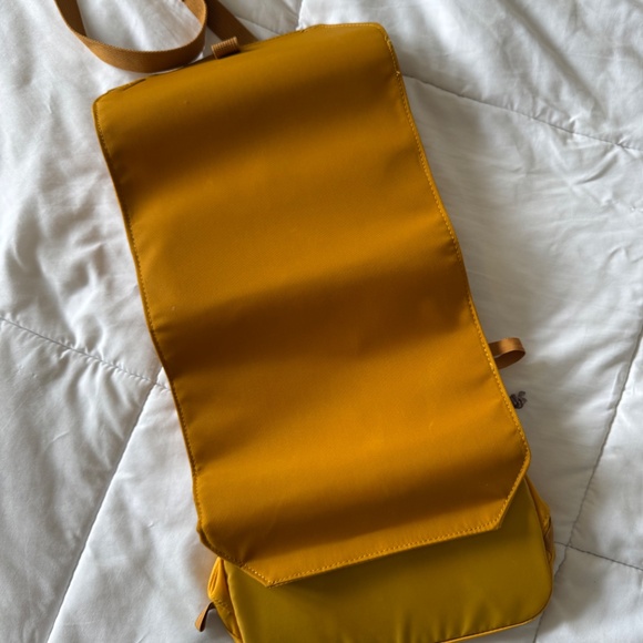 REI Dopp kit toiletry camping yellow mustard cool foldable lightweight - Picture 5 of 5